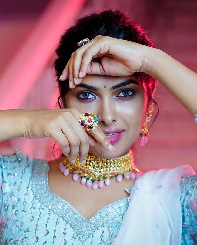 Big Boss Divi Vadthya Looking Attractive In Cow Girl Outfit Big Boss Divi Vadthya Looking Attractive In Cow Girl Outfit